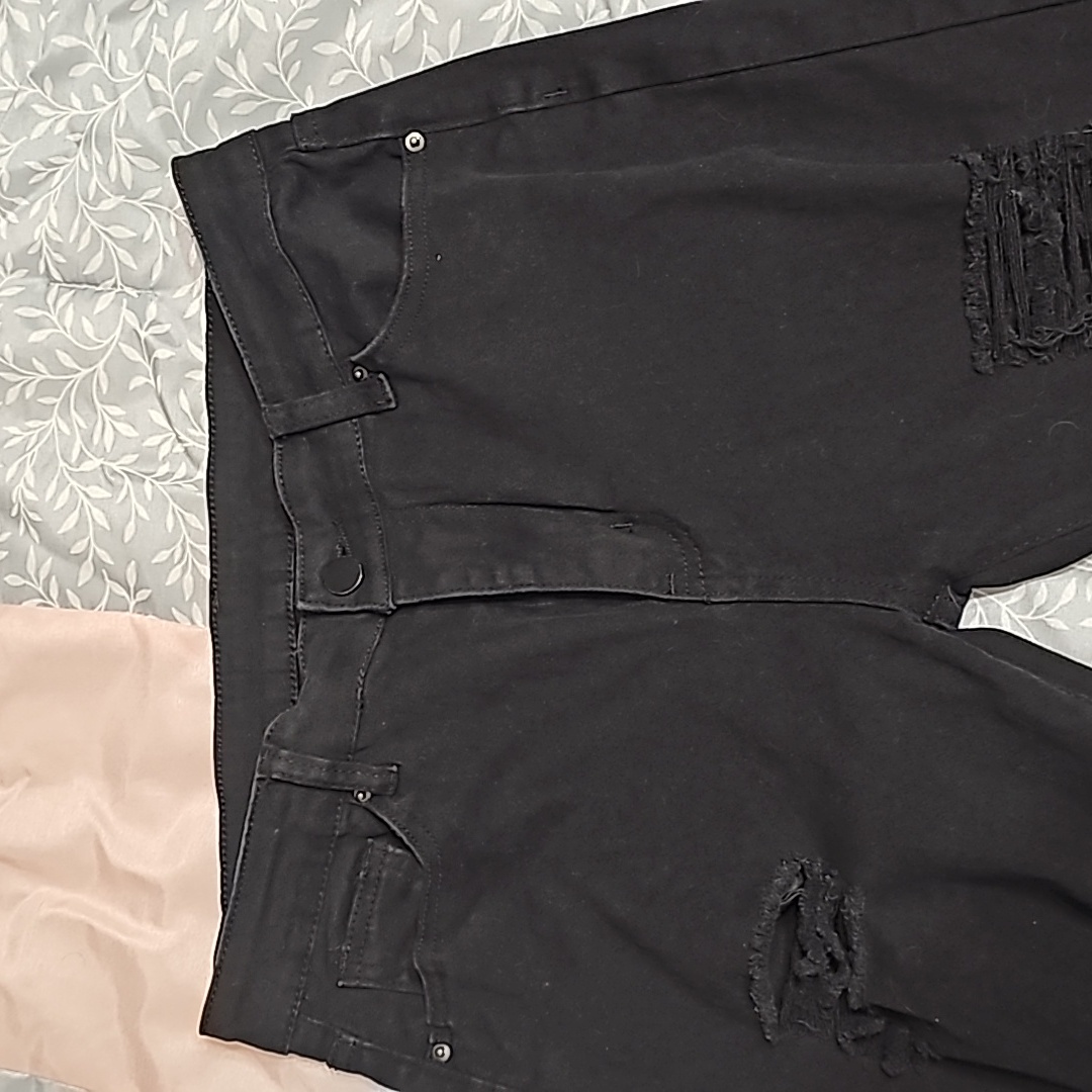 566 Ladies Large Black Jeans